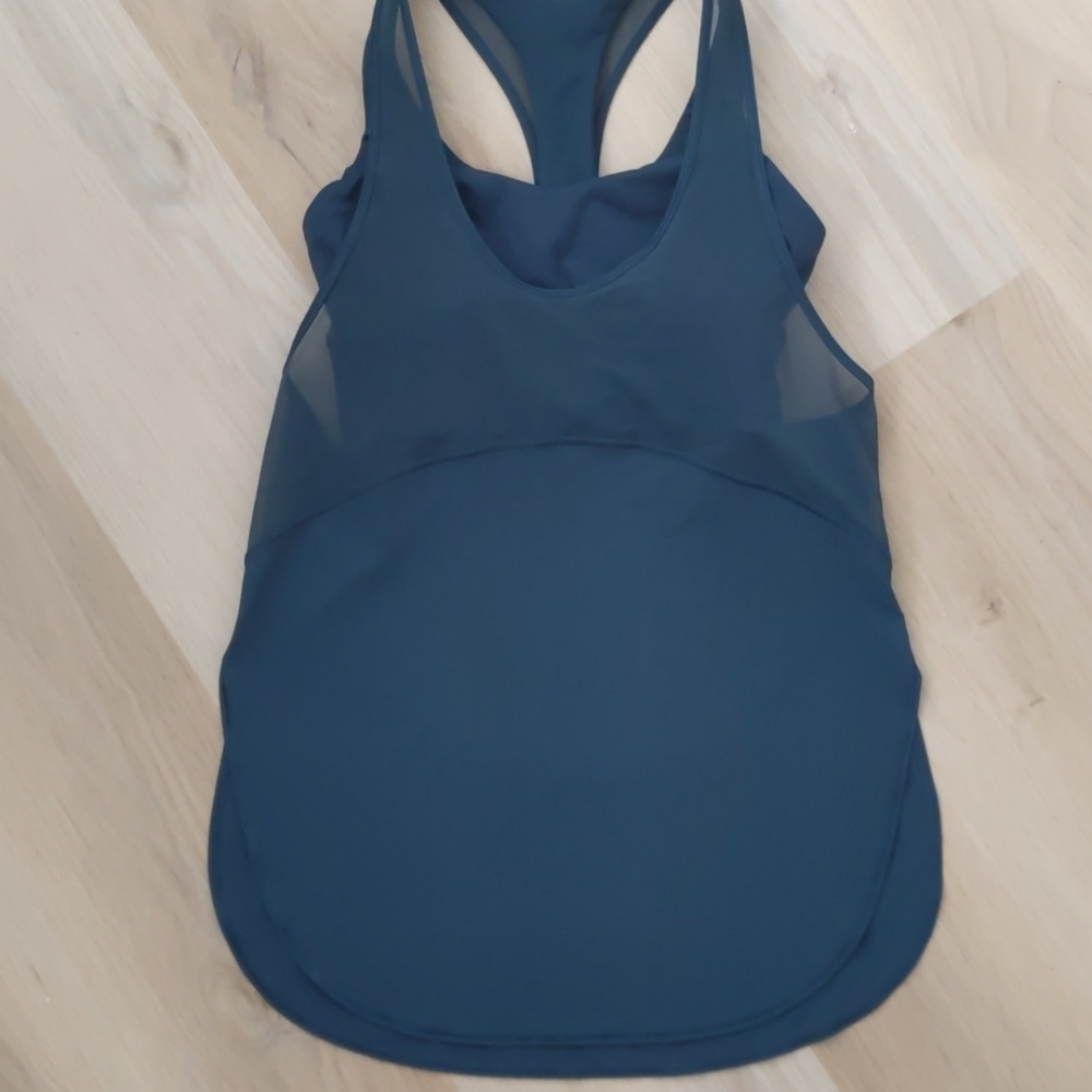 Lululemon tank with built in sports bra